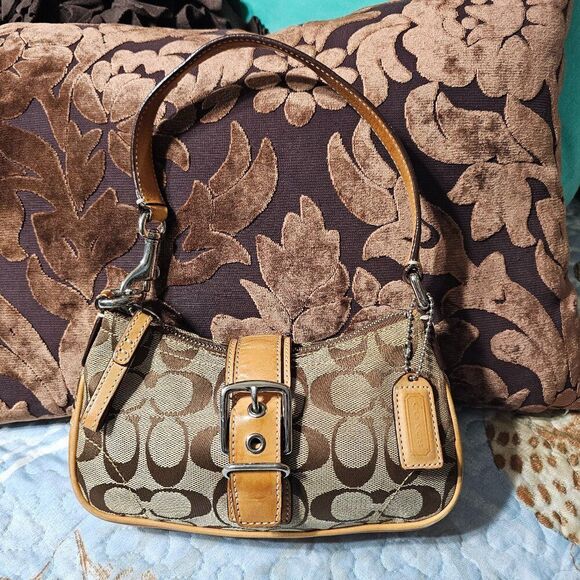 2003 Vintage Y2K Coach Buckle Demi Shoulder Bag in Khaki Signature Jacquard - Picture 1 of 6